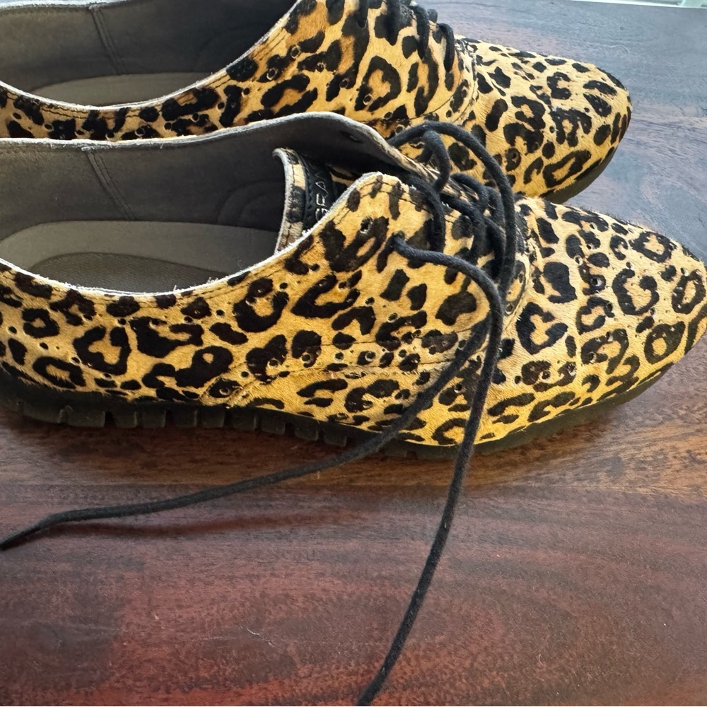 Cole Haan Leopard Pattern Lace-Up Shoes 9.5